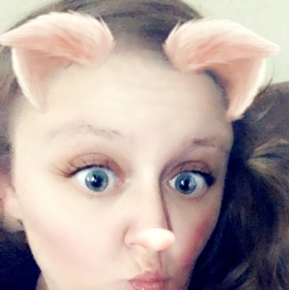 Meet your Posher, Emily - Picture 4 of 4